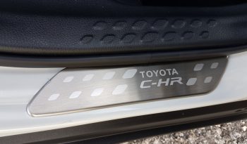 
									TOYOTA C-HR 2.0 Hybrid E-CVT Style full								